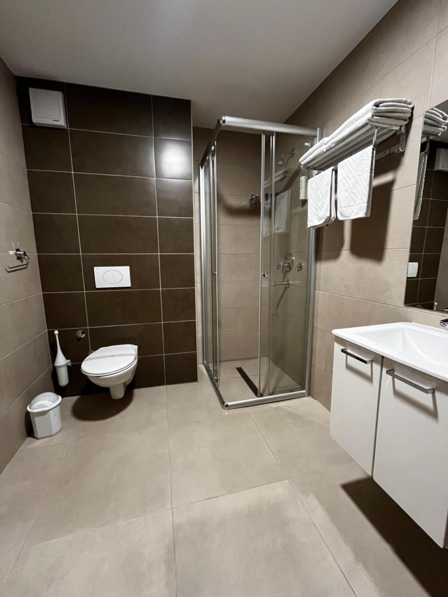 Hotel IUT Travnik Extérieur photo