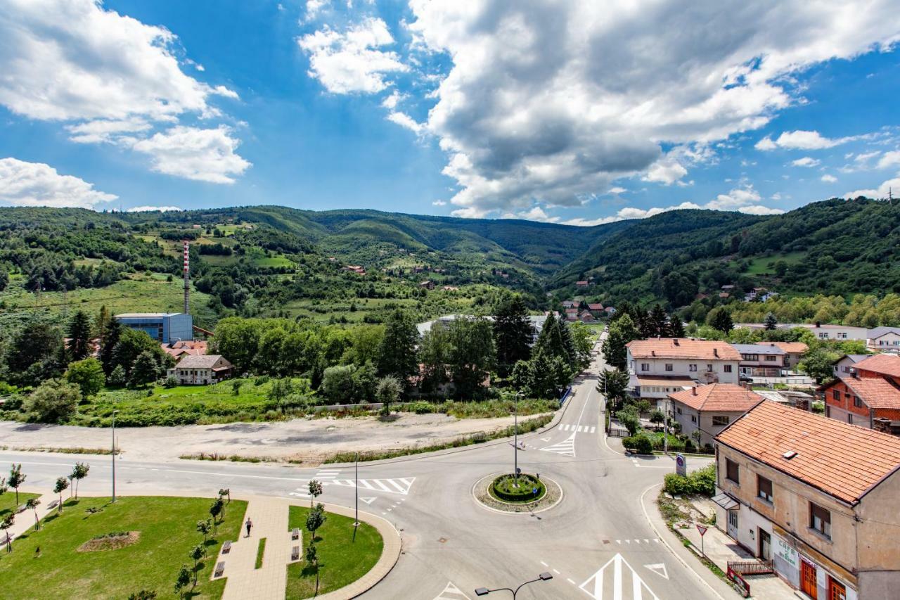 Hotel IUT Travnik Extérieur photo