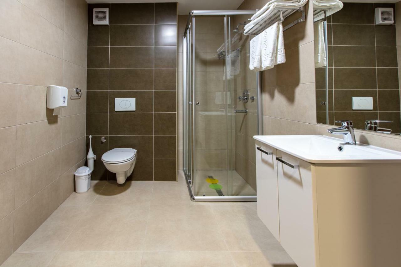 Hotel IUT Travnik Extérieur photo
